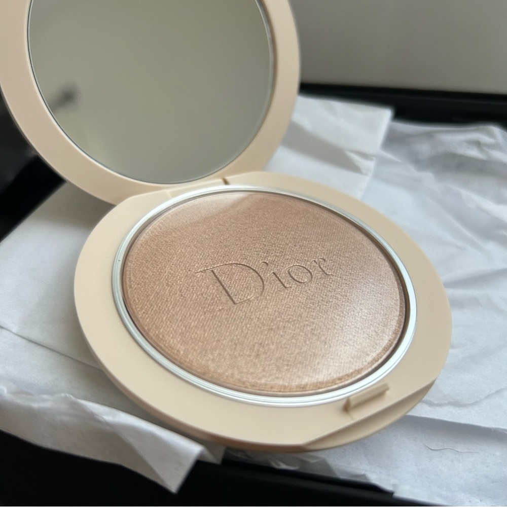 NEW Dior Forever Couture Luminizer in 01 Nude Glow